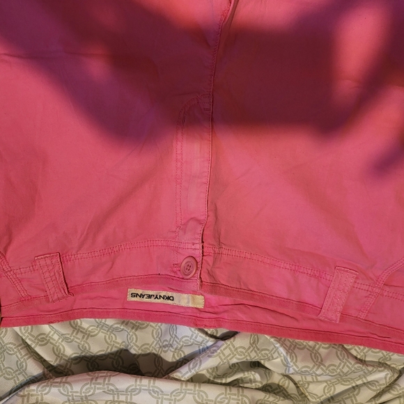 Pink DKNY shorts with Cargo pocket. Size 26 - Picture 4 of 4